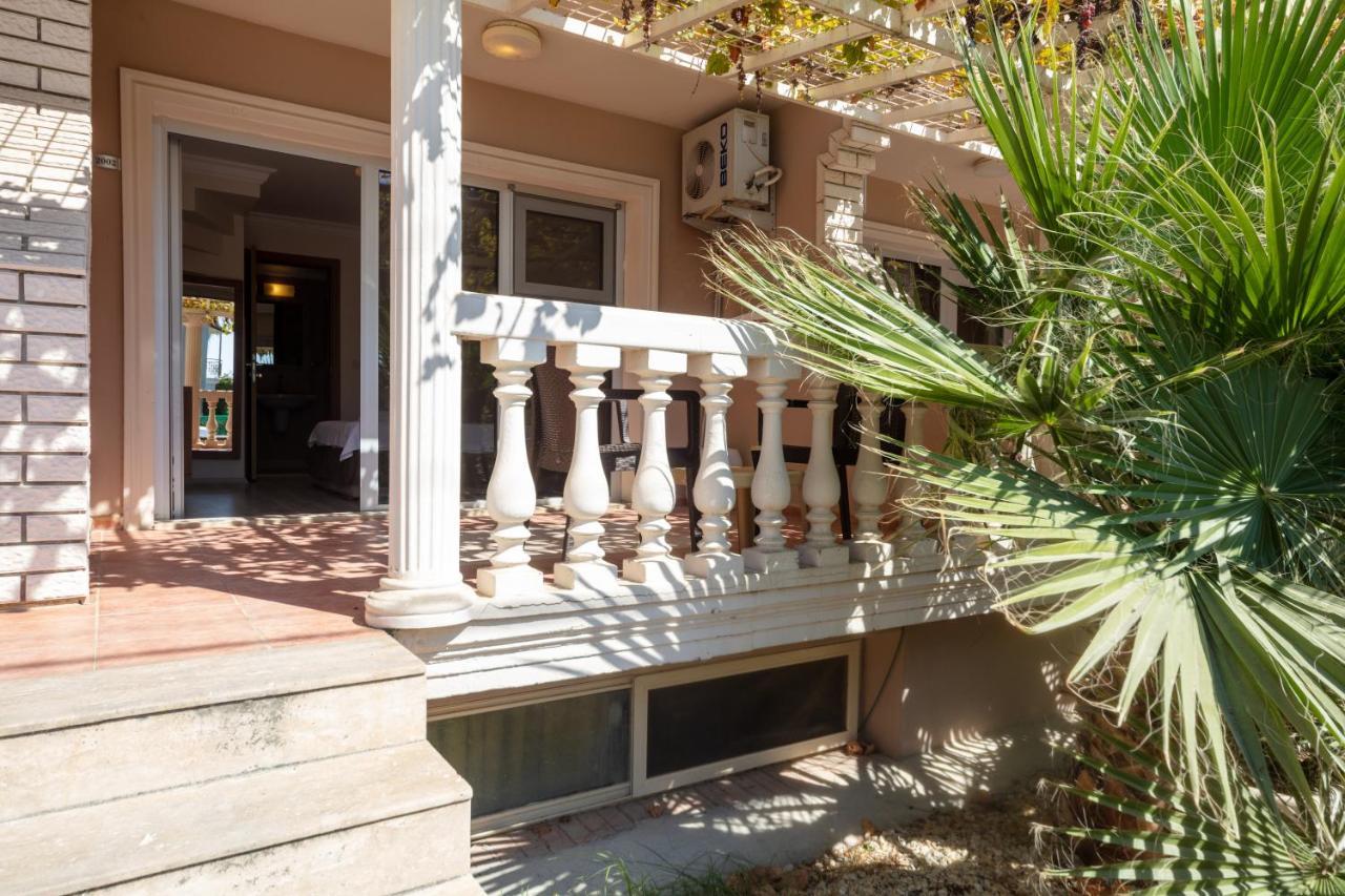 Melis Hotel Kusadasi Bagian luar foto