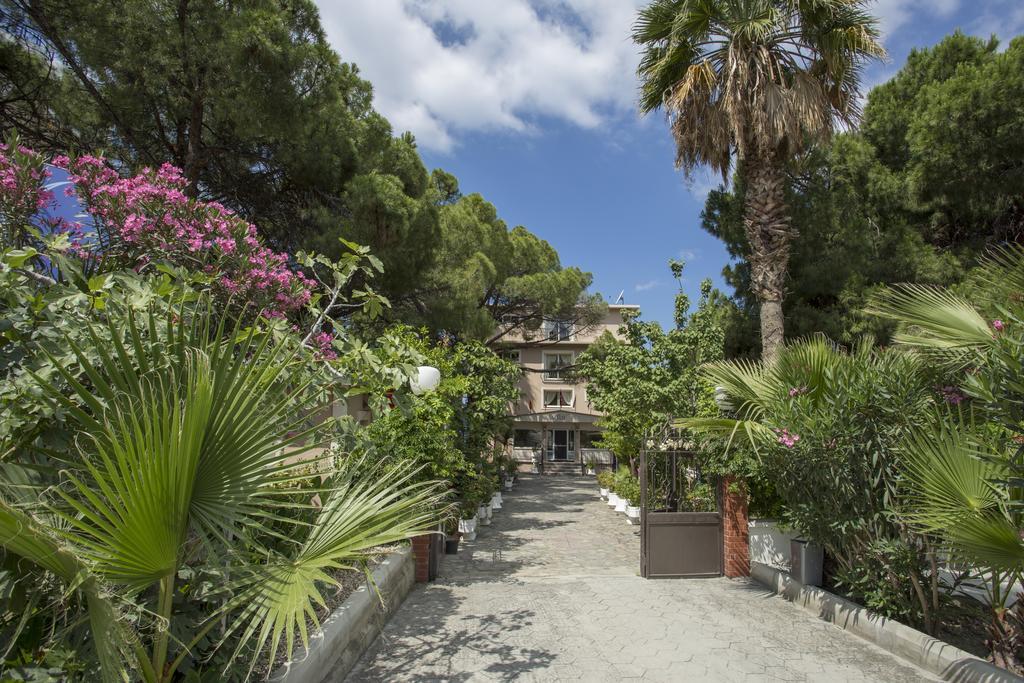 Melis Hotel Kusadasi Bagian luar foto